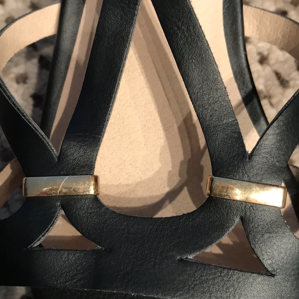 Shoes - Picture 6 of 8